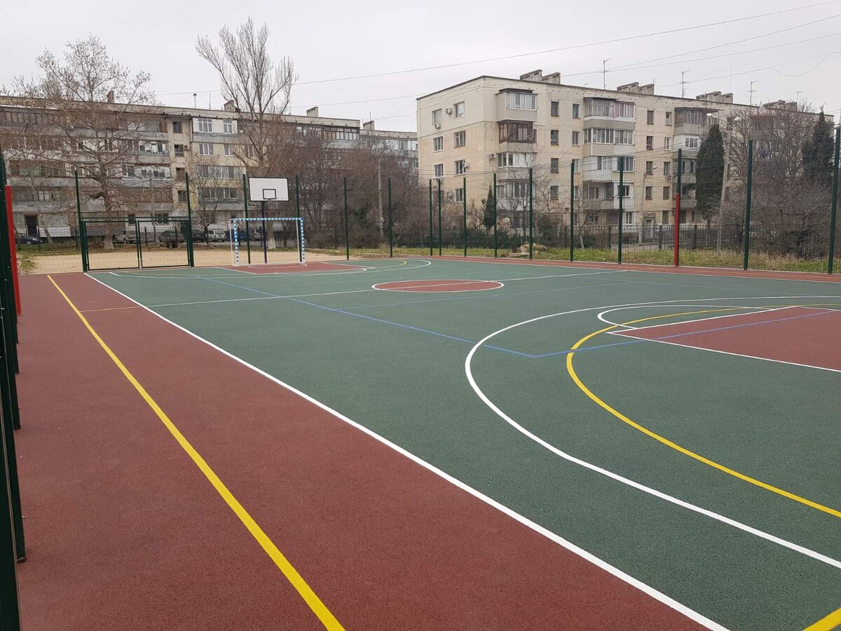 Площадка 11. Новоозерновская школа евпатория. спортплощадка в школе. двор школы. спортплощадки евпатория.