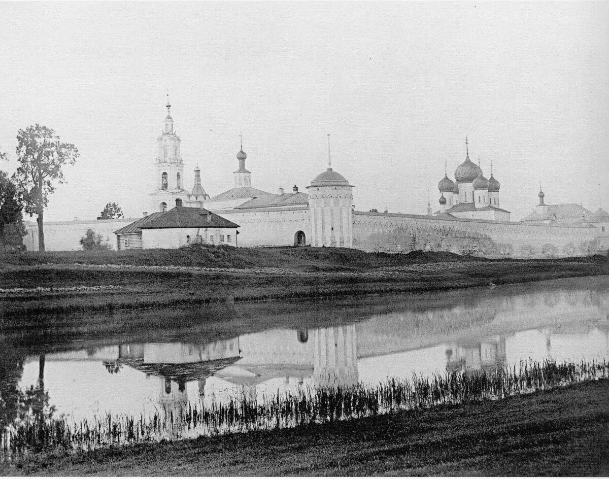 Панорама Троицкого Макарьева монастыря в Калязине. 1920-е. Фото из каталога выставки "Калязин. Фрески затопленного монастыря"