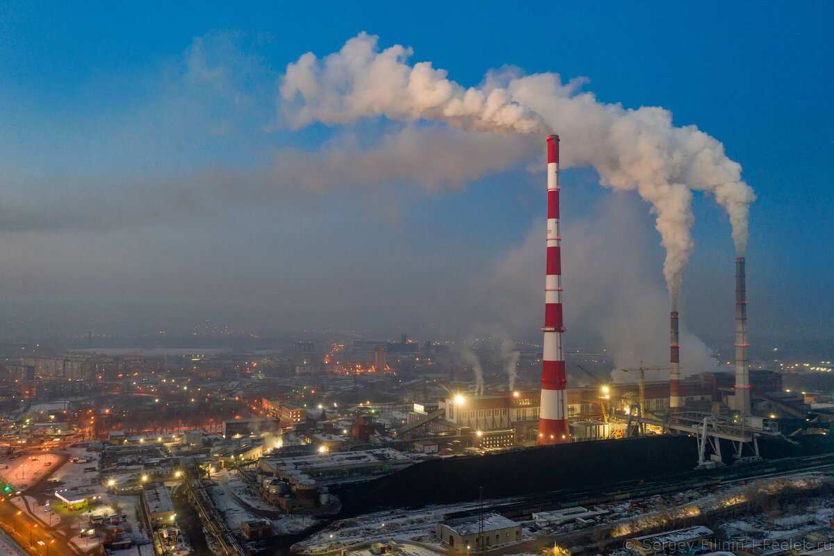 Похоже 275-метровая труба ТЭЦ-1 действительно лучше рассеивает дым. Но стал  ли воздух чище? | Красноярск с высоты | Дзен