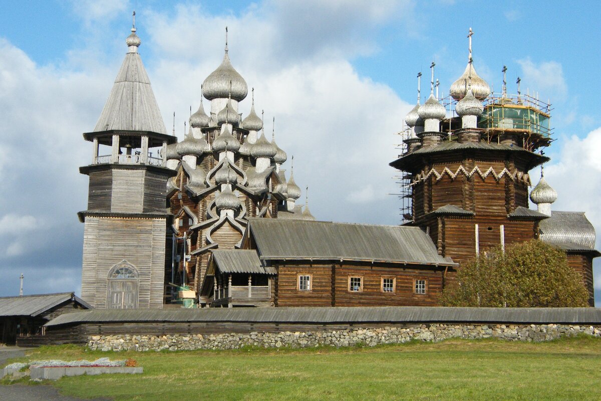 Деревянные церкви Кижи