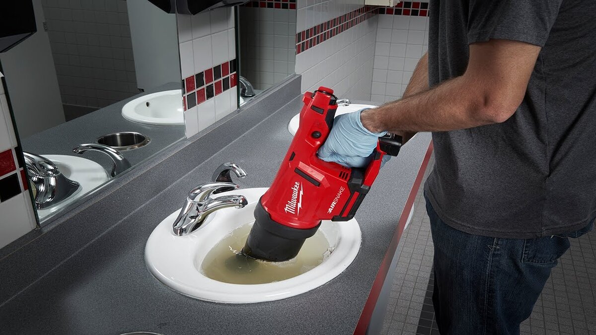 Milwaukee M12 AIRSNAKE