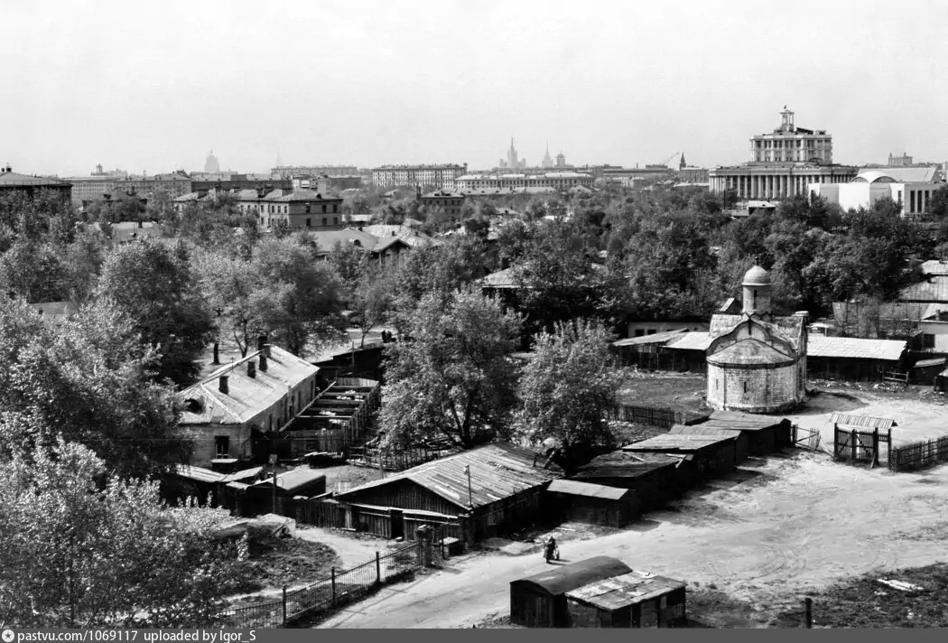 Церковь Трифона в Напрудном и окрестности, 1965 г. Источник https://pastvu.com/p/1069117.