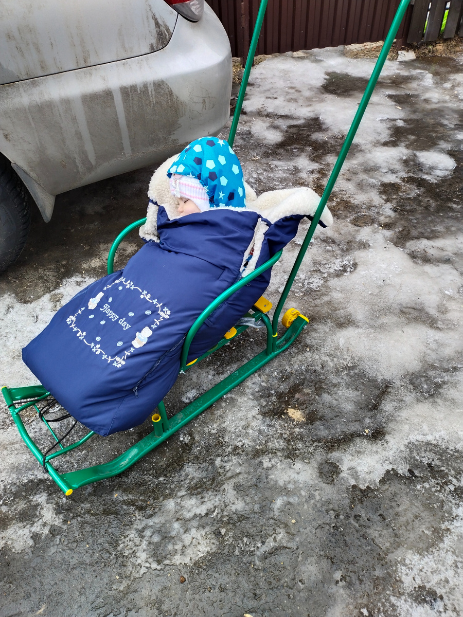 На улице особенно приятно спать!)