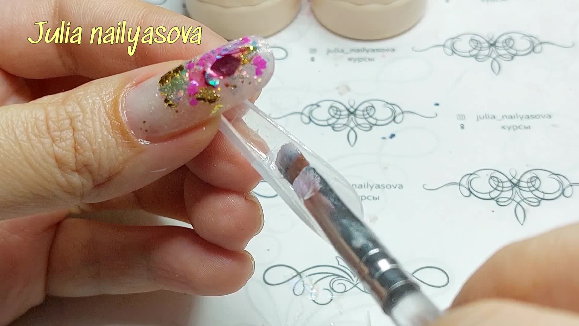 Дизайн ногтей гель-лак shellac - Лунный маникюр (видео уроки дизайна ногтей)