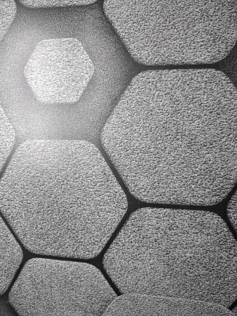 Покрытие бывает глянцевым или матовым.