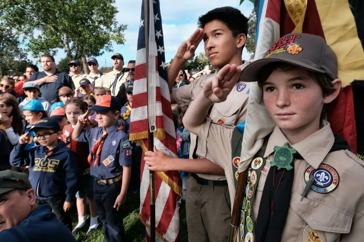 Scouts england. Лагерь скаутов США. Скаут бойс. Бойскауты в Америке. Уильям бойс Скауты США.