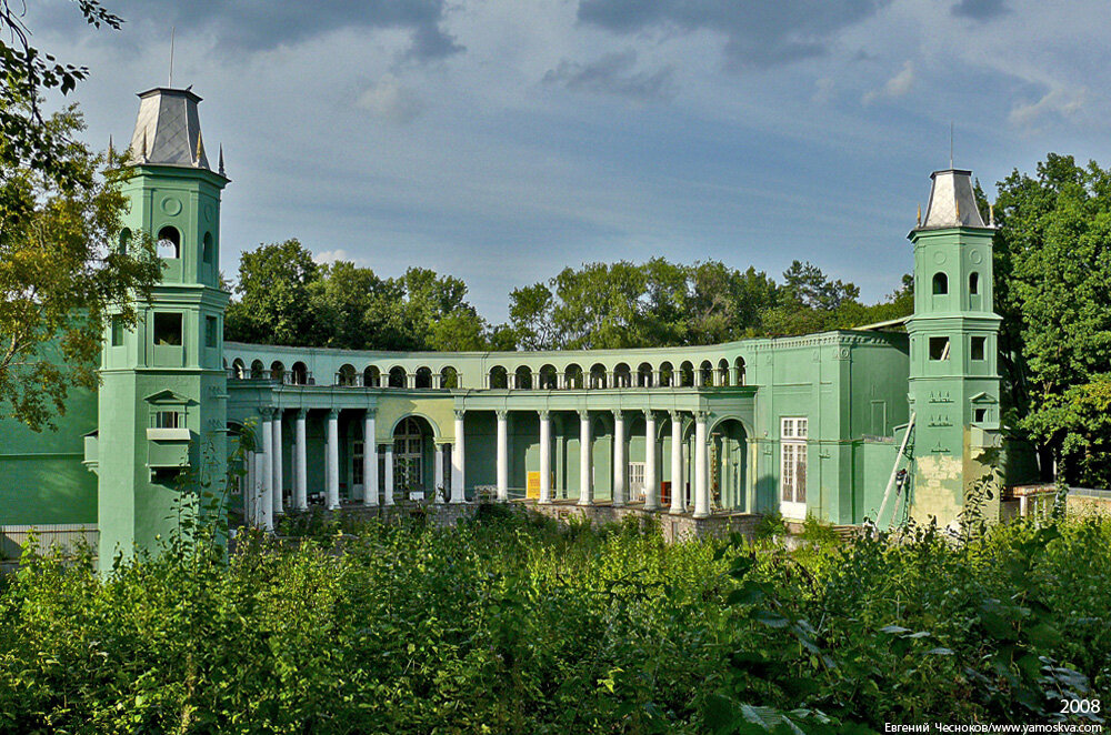 В зеленом театре вднх