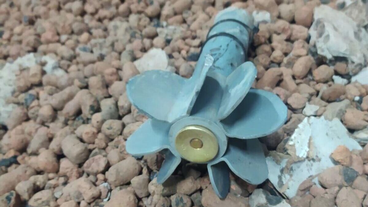    Хвостовик бомбы, сброшенной с беспилотника ВСУ© Пресс-служба ВГА Энергодара