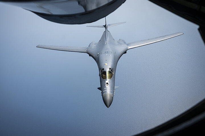 СТРАТЕГИЧЕСКИЙ БОМБАРДИРОВЩИК B-1B LANCER. СОЗДАВАЛСЯ ДЛЯ ПРОРЫВА СОВЕТСКОЙ ПВО И ПОРАЖЕНИЯ ЦЕЛЕЙ ЯДЕРНЫМИ БОМБАМИ. ФОТО: SSGT. JOSEPH/PICK PLANETPIF/GLOBALLOOKPRESS 