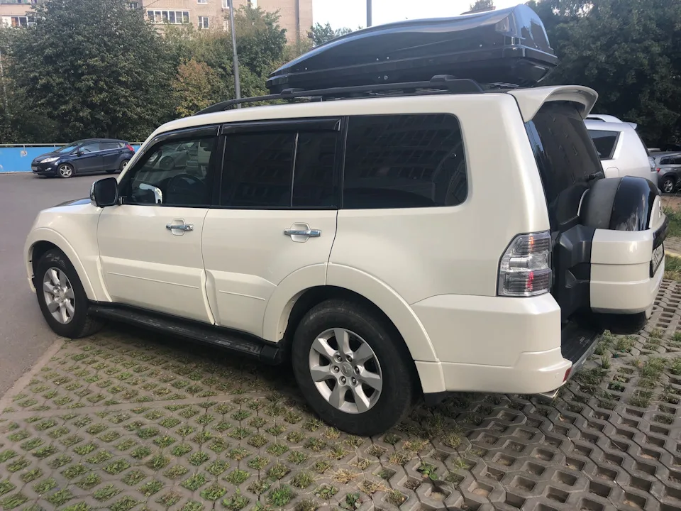 Митсубиси из оаэ. Mitsubishi Pajero 4 эмираты. Митсубиши Паджеро 4 из ОАЭ. Митсубиси Паджеро 4 2022 из ОАЭ. Mitsubishi Pajero 4 GLS из ОАЭ.