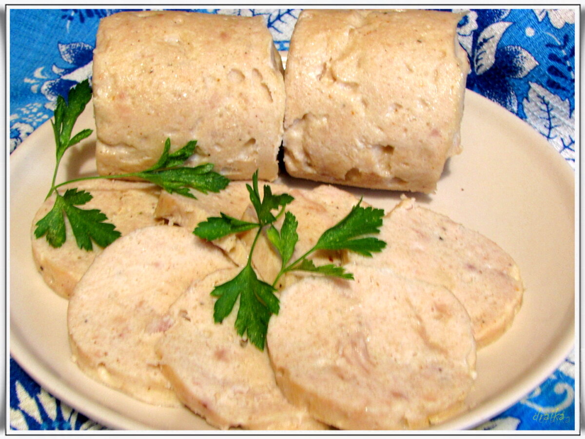 Куриная колбаса из грудки по-домашнему