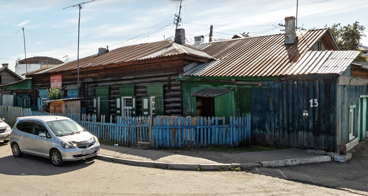 
«Иркутский блог» продолжает освещать тему главной угрозы для архитектурного наследия Иркутска — массового сокращения реестра выявленных памятников, среди которых подавляющее большинство — средовая...-133-2