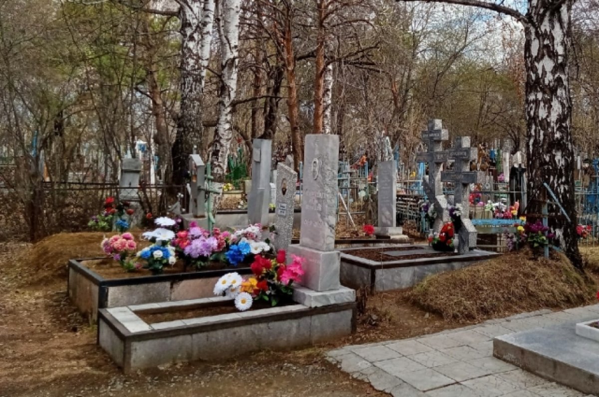    В Тверской области люди платили за бесплатные места на кладбище