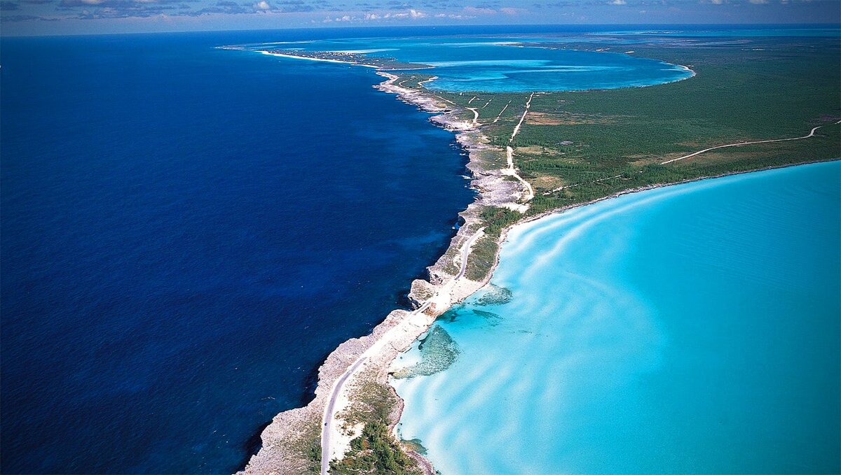 Прибрежная часть океана. Остров Эльютера. Карибское море Атлантический океан. Эльютера Багамские острова. Острова Карибского моря и Атлантического океана.