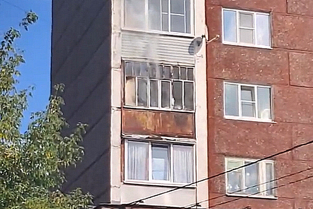    Сегодня пожары случились в домах на проспекте Победы, около ТЦ "Новый век", и на Красной, 3 Б