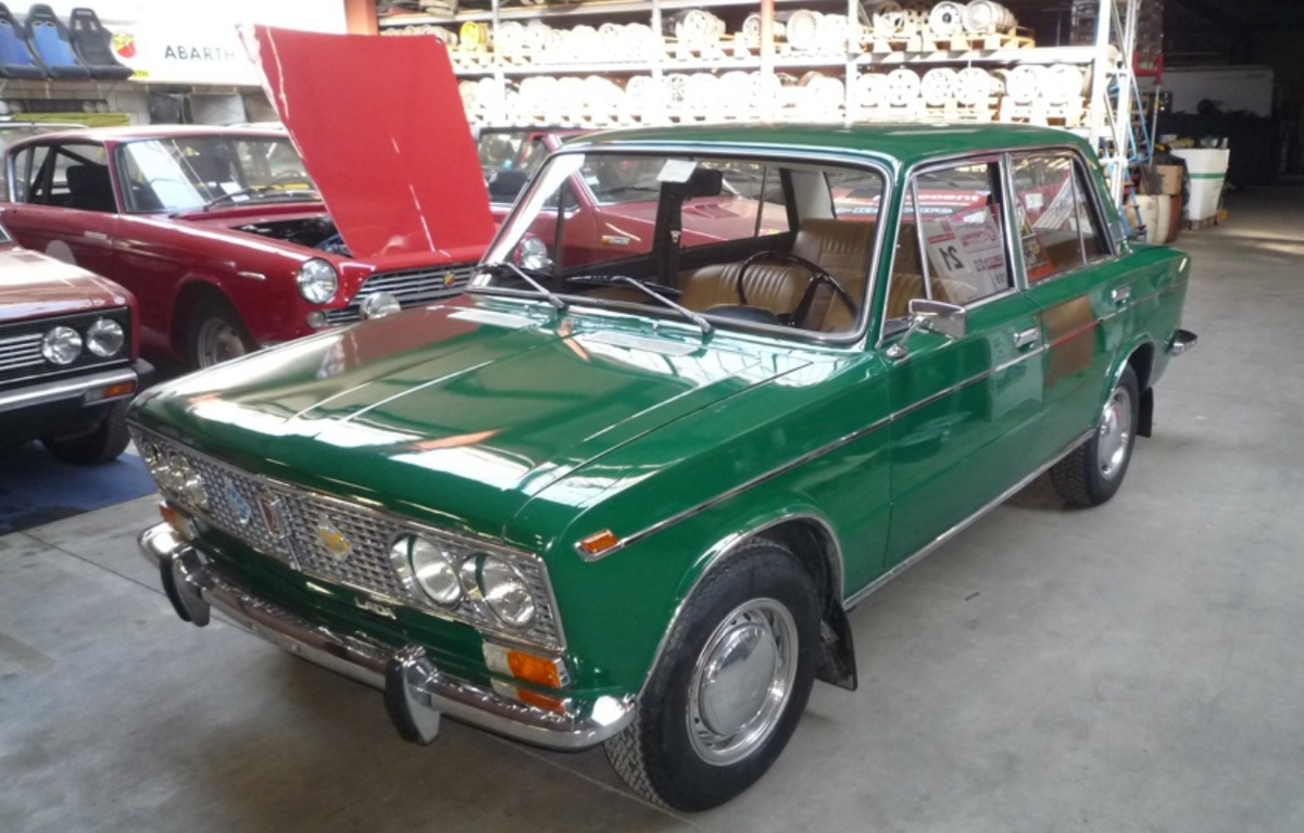 ВАЗ-2103 (Lada 1500S). 