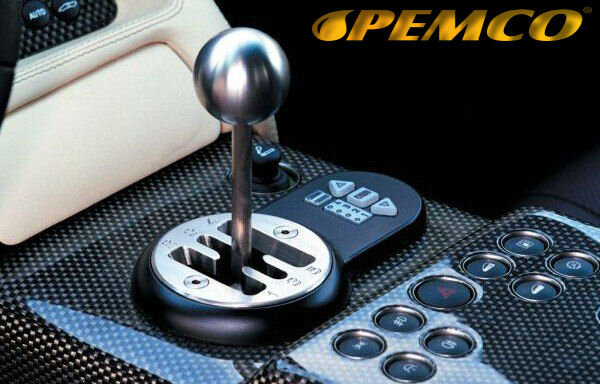 
Езда "накатом" - пережиток прошлого или возможность сэкономить бензин?  
Глушить или не глушить? Катиться или ехать? Эти уже совсем не шекспировские вопросы мучают не одну светлую водительскую голову. Хотя, более актуальным этот материал будет для водителей, имеющих автомобили с механической коробкой передач. Поскольку на «автомате» ехать накатом не получится. 

Еще со времен детства мне запомнилось выражение «езда накатом». А вот в чем его смысл стало понятно позже, «когда ноги стали доставать до педалей». 

Итак, давайте проясним: "езда накатом" – это движение автомобиля на нейтральной скорости. 

Зачем это нужно? Тут вариантов несколько. Но, один из наиболее распространенных – это экономия бензина. Мол, если машина катится сама по себе – обороты будут небольшими, и автомобиль не будет потреблять дополнительное топливо. Вроде все понятно. 

А теперь давайте разберемся… 

С учетом того, что карбюраторных автомобилей становится все меньше и меньше (автопром на месте не стоит), то вряд ли езда накатом поможет вам экономить бензин. В советские и перестроечные времена ездить «накатом» водителей заставляла несовершенная конструкция двигателей старых машин. Сегодня автомобили становятся все более технологически совершенными. Так, даже инжекторные машины при движении на передаче по инерции, бензин потребляют в минимальных количествах – для поддержания холостых оборотов двигателя. Поэтому, куда более эффективно просто отпустить педаль газа, не выключая передачу, в этом случае подача топлива полностью прекращается, и автомобиль двигается по инерции. 

Не всегда поможет съекономить и заглушенный двигатель. Так если вы стоите в пробке менше 5 минут – глушить двигатель бесполезно, потому как слишком частые запуски мотора приведут только к перерасходу, так как в момент старта потребуется не меньше топлива, чем для 2-3 минутного простоя, к тому же увеличится нагрузка на аккумулятор. 

Кроме того, такой стиль езды «накатом» весьма небезопасен. Ведь по-сути, вы можете попасть в неуправляемый занос. А вот интенсивное экстренное торможение будет намного эффективнее если вы тормозите на передаче - меньше тормозной путь.

Вступай в группу Вконтакте: https://vk.com/oil_pemco163rus
