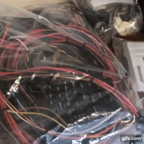 Материалов об этом ноже крайне мало. Видимо, Грег переживает, чтобы китайцы его не опередили, и не начали продавать быстрее него его же новый нож.