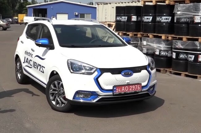 JAC iEV7s вид спереди