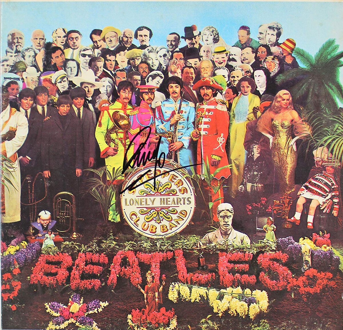 Обложка оригинального диска Sgt. Pepper's Lonely Hearts Club Band, в который вошла песня When I'm 64, с автографом (предположительно Ринго Старра).