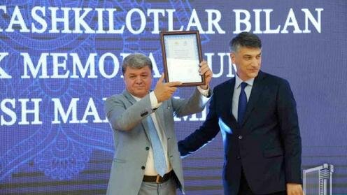  Презентация пропагандистского общества «Марифат». Фото с сайта Uza.Uz