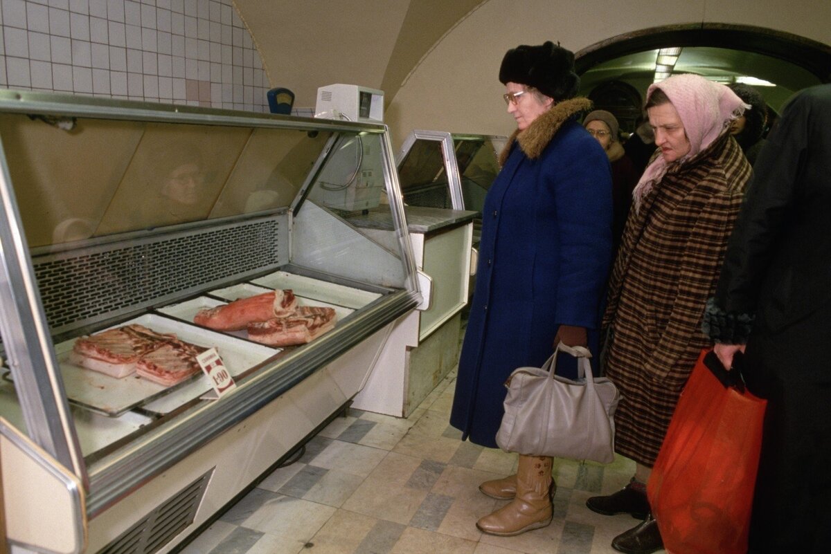 Мясной прилавок в советском магазине, РСФСР