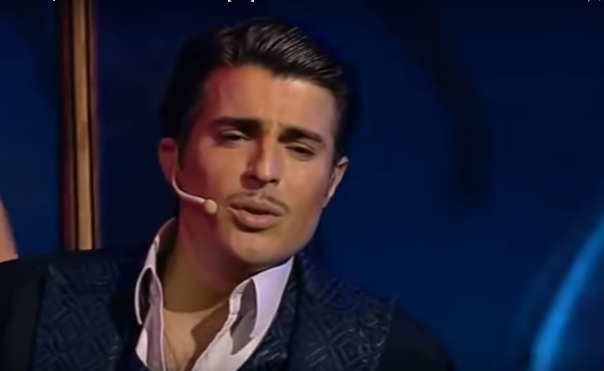 Постановка "Autant en emporte le vent", слова и музыка - Жерар Пресгурвик; в роли Ретта Батлера - Венсан Никло, 2015 г.