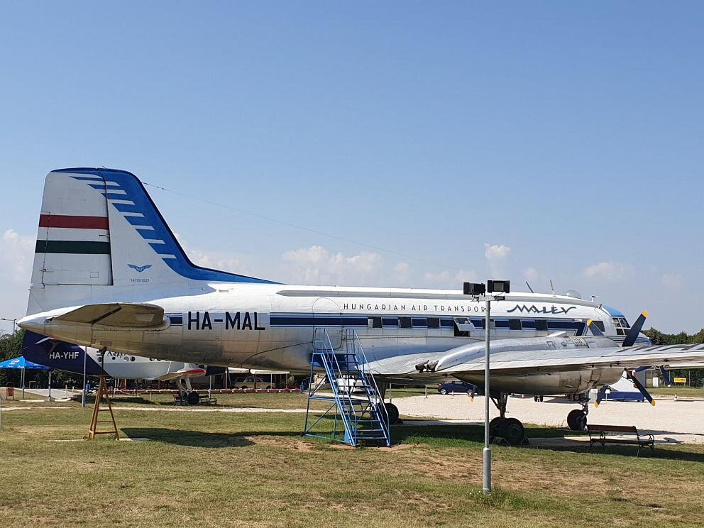 Первый экспонат музея "Авиапарк"  в Будапеште - Ил-14
