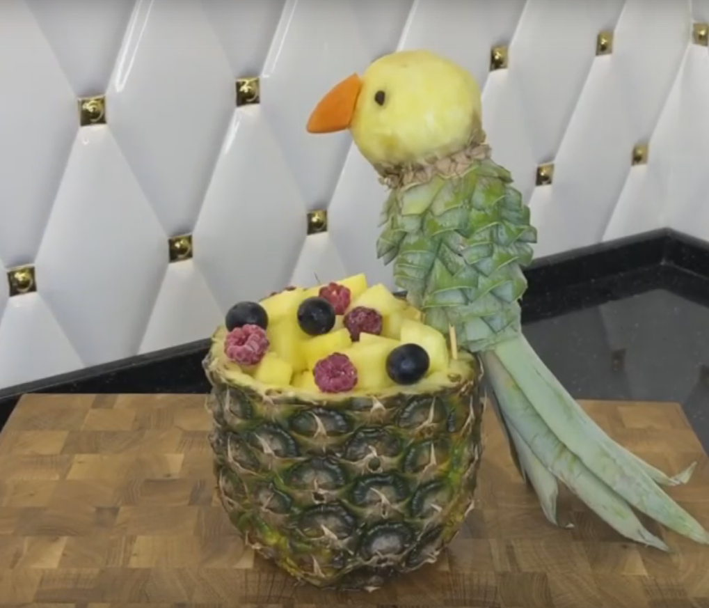 Так красиво ананас еще ни кто не подавал. Попробуйте!