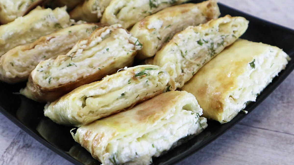 Рулет из лаваша с творогом и сыром