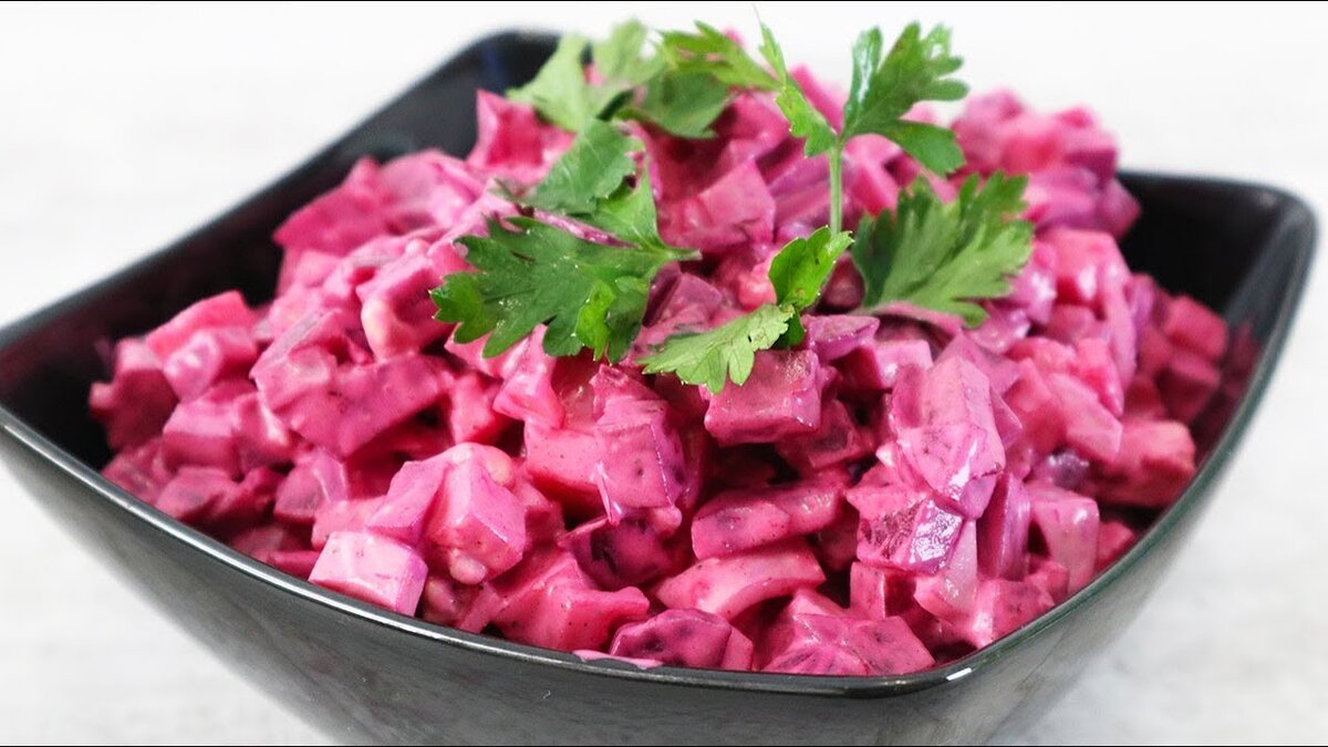 Салат свекольный с сыром и яйцом