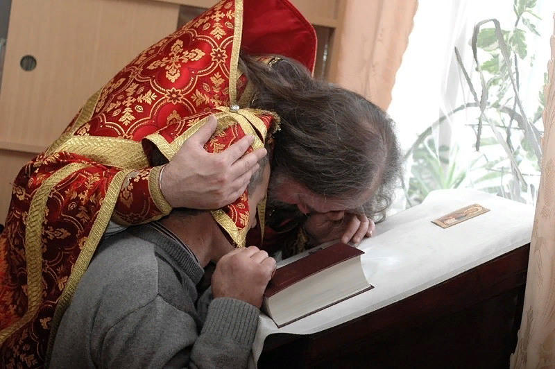 На исповеди. Фото из открытого доступа.