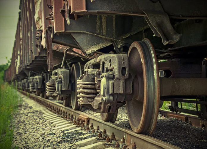 Почему колеса поезда не буксуют на гладких рельсах? 