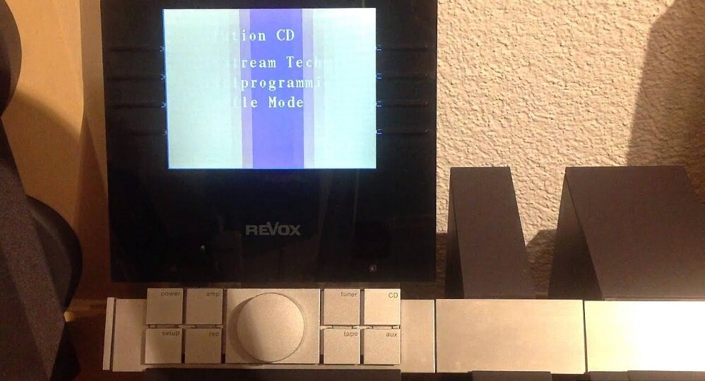 ЖК-дисплея аудиосистемы Revox Evolution
