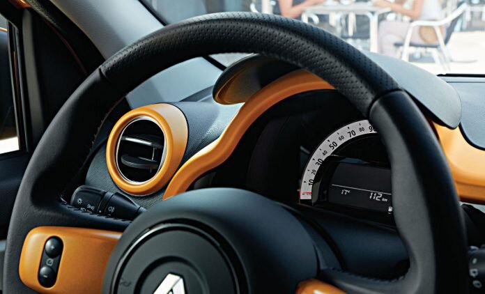 Кабина Renault Twingo четко спланирована