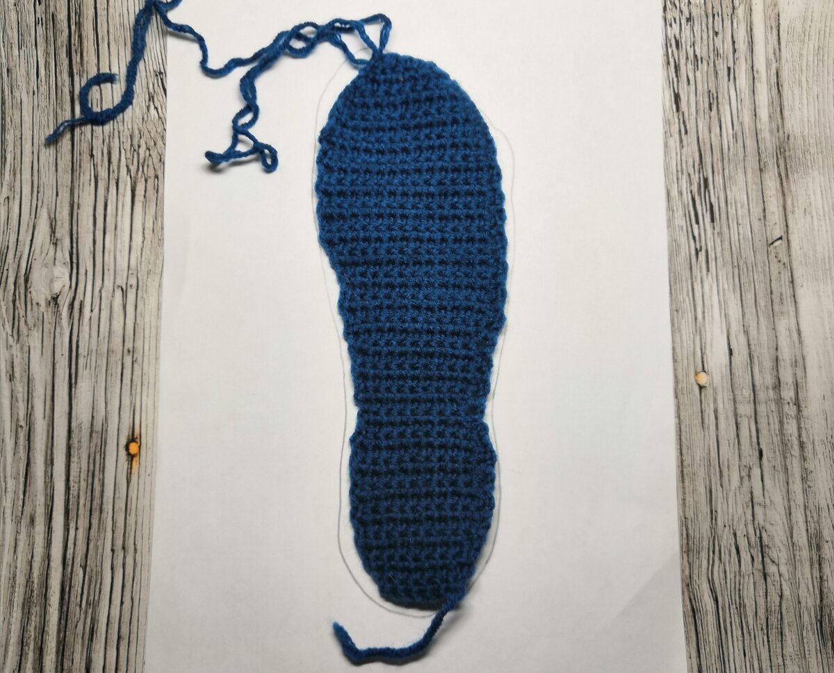 Аналогично делаем для левой ноги. Просто перевернув потом заготовку.