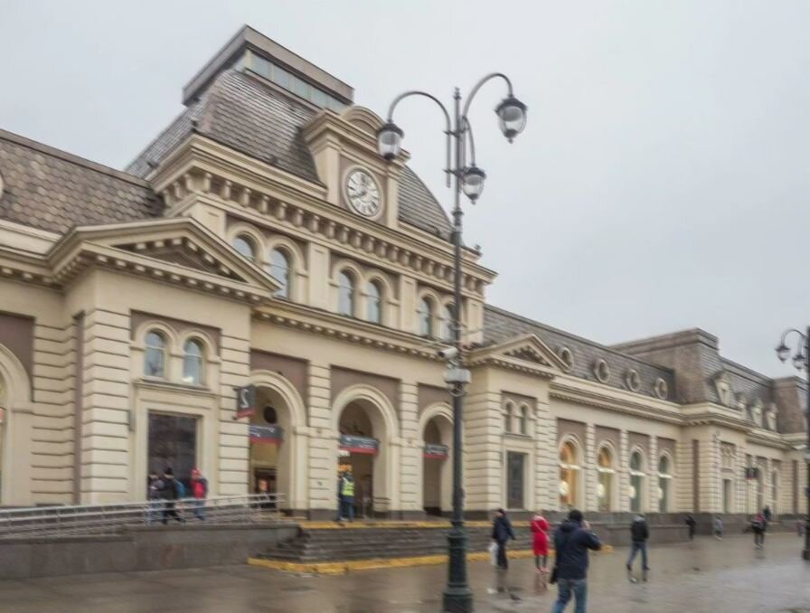 Площадь Павелецкого вокзала. Это реальность.