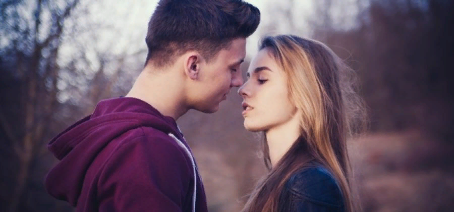 8 способов заставить парня поцеловать вас