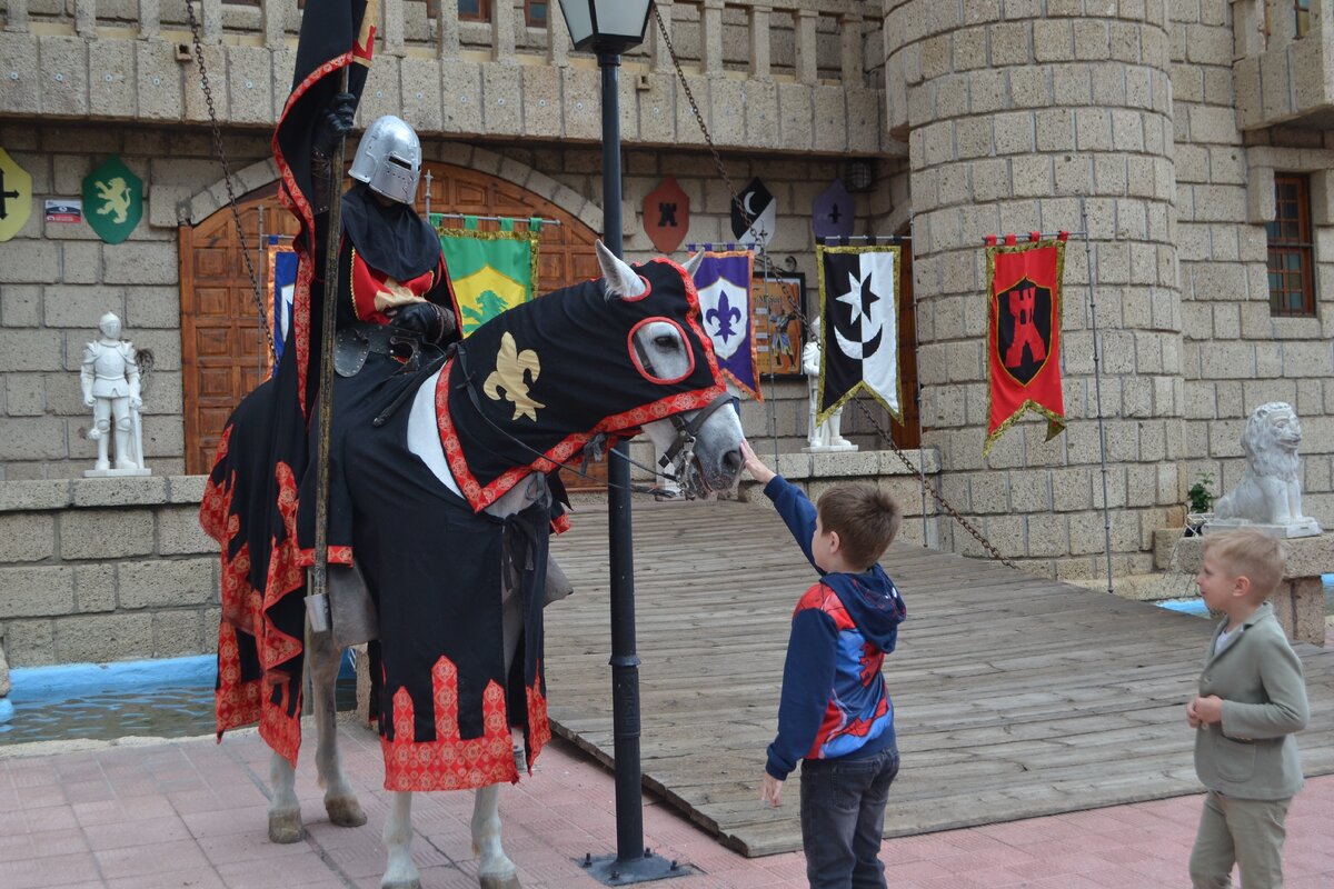 Главный вход в замок