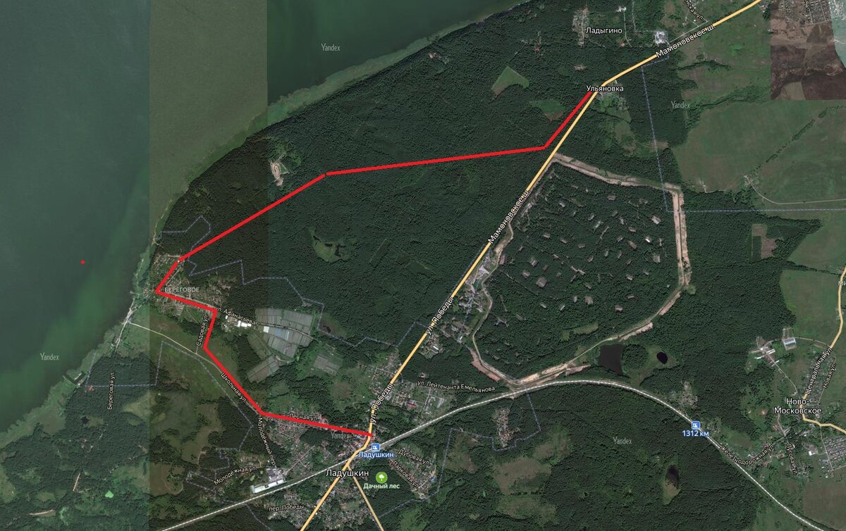 Яндекс Карта. Автобусная остановка г. Ладушкин ,бывший Лю́двигсорт, нем. Ludwigsort