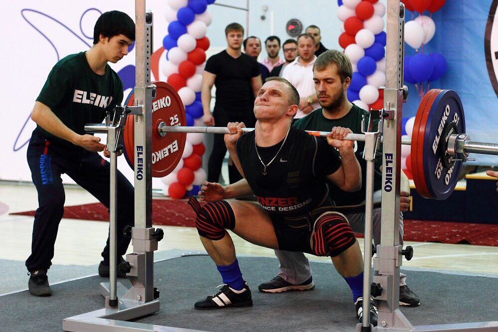 Мои первые соревнования по пауэрлифтингу. На штанге 170 кг.