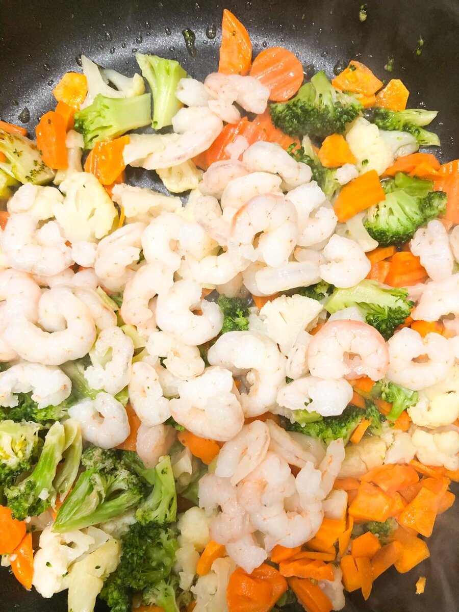 Добавили креветки