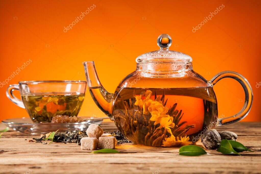 Чай по своим целебным свойствам, очень полезный напиток. Черный чай  предотвращает смерть от заболеваний сердечной сосудистой системы. Он понижает уровень холестерина в крови, а также тормозит образование бляшек на стенках артерий.                                                        При употреблении до 5 чашек Зелёного чая, меньше вероятность от инсульта на 50%.     Чёрный чай растворяет тромбы в крови и предотвращает их образование.                            Чай способен предотвратить развитие рака, но его нельзя пить горячим, нужно пить тёплым. Он сохраняет здоровые дёсны. Зелёный чай,- естественный источник антиоксидантов поддерживающий здоровый баланс организма, что способствует хорошему самочувствию.                                                                Зелёный чай  препятствует возникновению свободных радикалов, помогает противостоять стрессам и напряжению современной жизни.                         Чай Каркадэ убивает болезнетворные микробы, укрепляет стенки сосудов и влияет на их  регулируя  кровеное давление и оказывает спазмолитическое действие.    Он действует как лёгкое мочегонное , улучшает выработку жёлчи  и защищает печень от неблагоприятных действий.          Особенно полезен Каркадэ гипертоникам, т.к. он нормализует давление и укрепляет стенки  кровеносных  сосудов. Очищает кровь от алкогольной интоксикации (от отравления). Пейте чаи и будьте здоровы! 