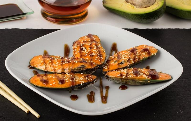 Мидии под "спайси" соусом.