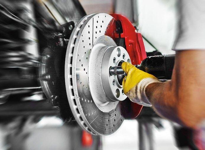 Пока нет даже приблизительных данных о том, как повлиял на любой из сегментов рынка автокомпонентов в мире или в России мощнейший экономический кризис, спровоцированный ограничениями всего, что только можно было ограничить в связи с пандемией коронавируса. Понятно, что лучше не стало и не станет. Но, скорее всего, структура рынка останется прежней, «докоронавирусной», а прогрессивные тренды заморозились до лучших времен.