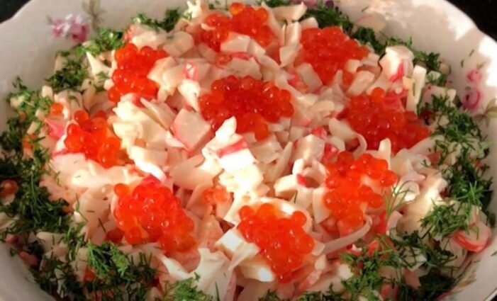 подача морского салата. салат морской бриз. салат прибой. салат морской прибой. салат морской прибой.