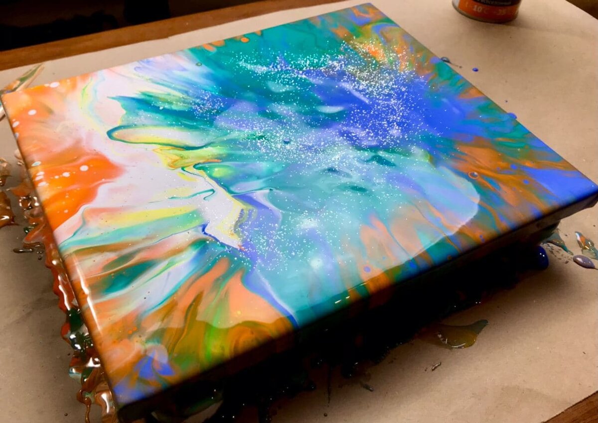 Работа ребенка жидким акрилом