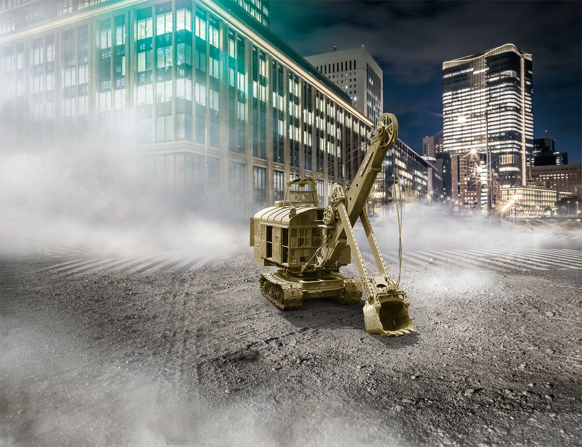 Первая землеройная машина Kobelco