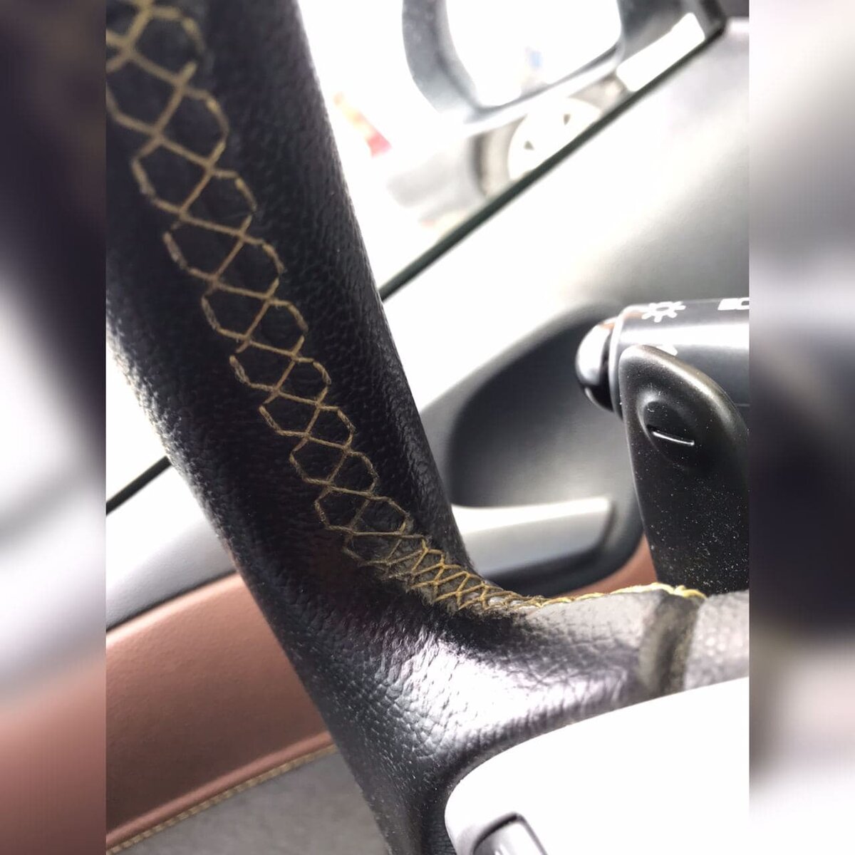 Таким был мой руль до чистки. 