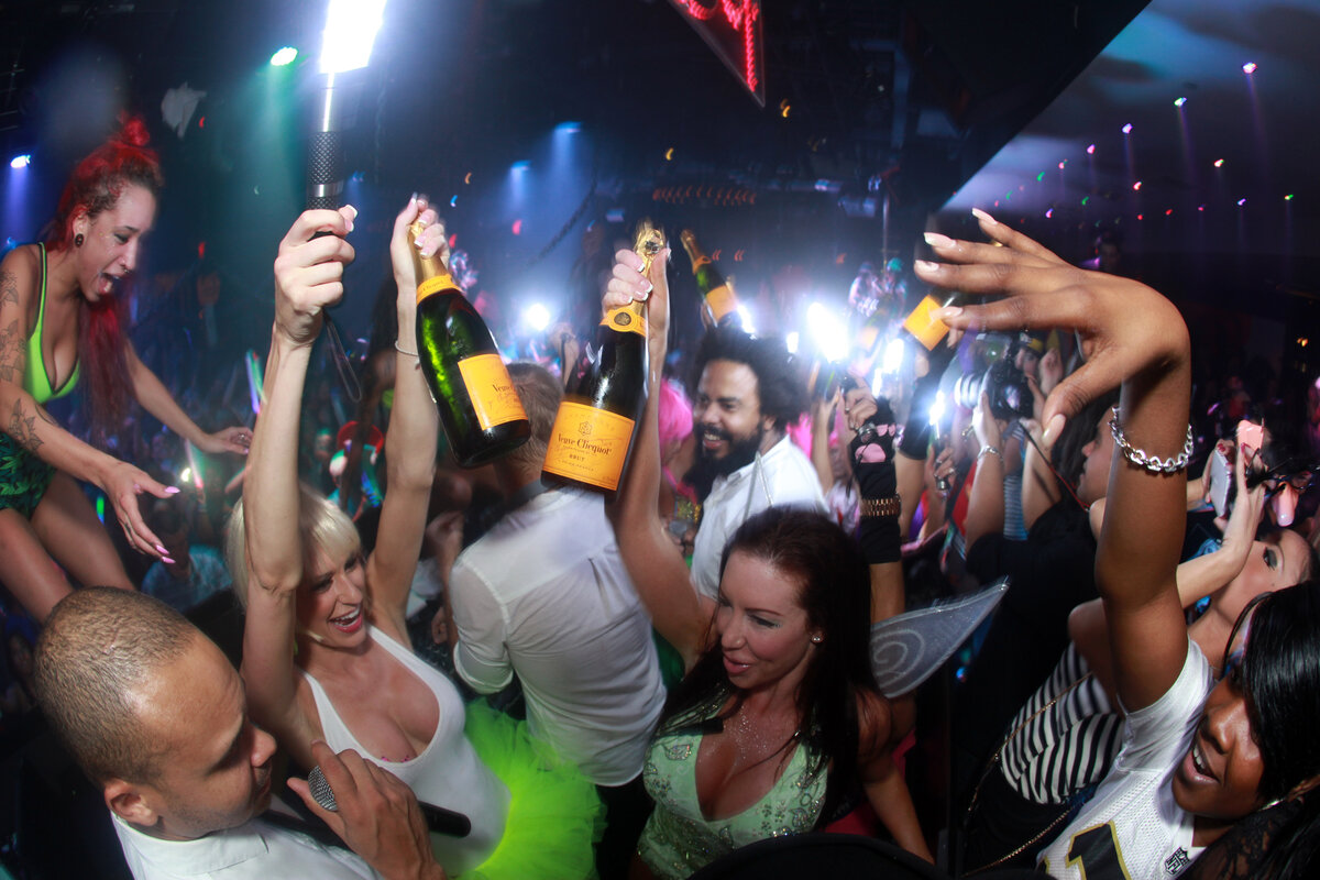  ночной клуб. тусовка